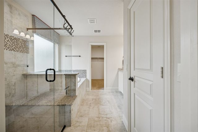 203 Oakcrest Drive, Justin, TX 76247