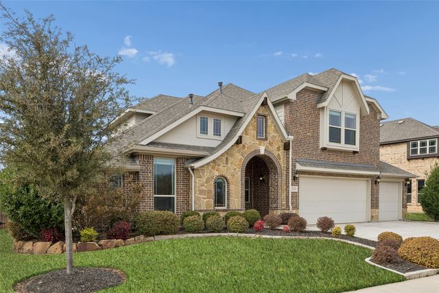 203 Oakcrest Drive, Justin, TX 76247