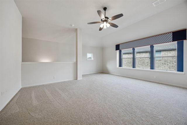 203 Oakcrest Drive, Justin, TX 76247