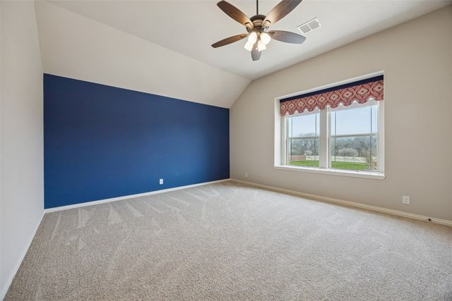 203 Oakcrest Drive, Justin, TX 76247