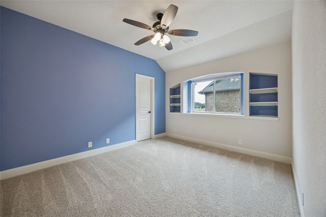 203 Oakcrest Drive, Justin, TX 76247