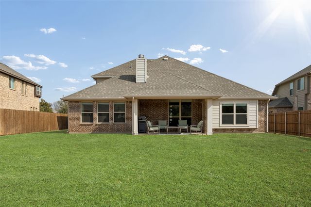 203 Oakcrest Drive, Justin, TX 76247