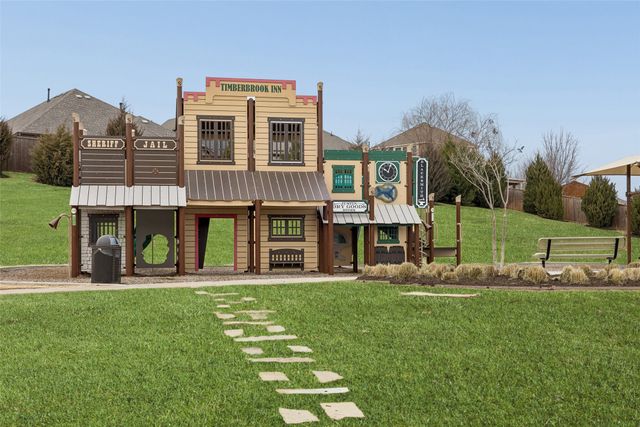 203 Oakcrest Drive, Justin, TX 76247