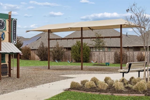 203 Oakcrest Drive, Justin, TX 76247