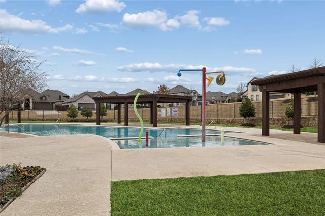 203 Oakcrest Drive, Justin, TX 76247