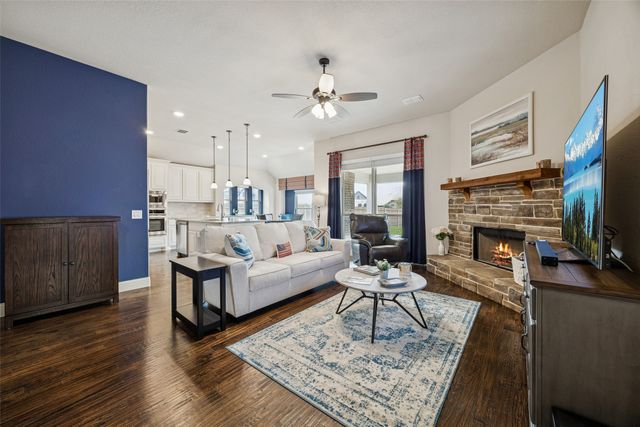 203 Oakcrest Drive, Justin, TX 76247