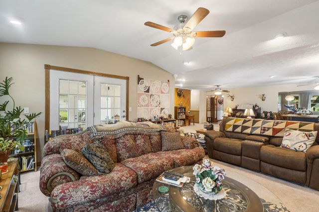 3206 W Grayrock Drive, Springfield, MO 65810