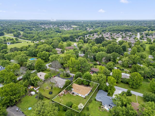 3206 W Grayrock Drive, Springfield, MO 65810