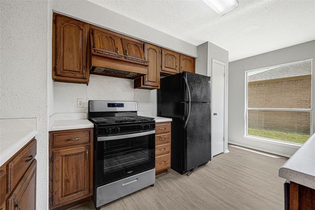 7314 Addicks Clodine Road, Houston, TX 77083