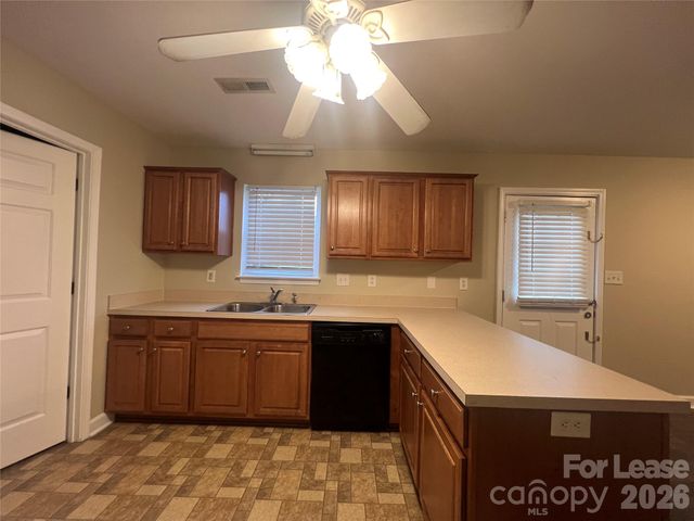 2004 Grandhaven Drive B, Mount Holly, NC 28120