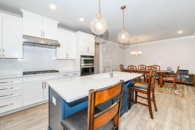 10530 Sablewood Drive 112, Raleigh, NC 27617