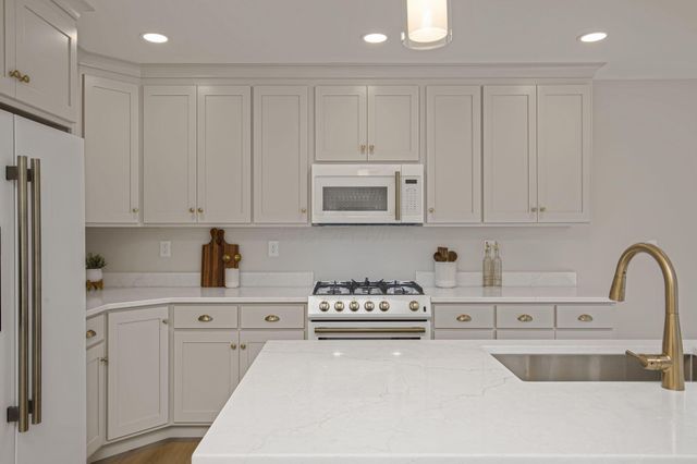 99 Rome Beauty Court, Howard, OH 43028