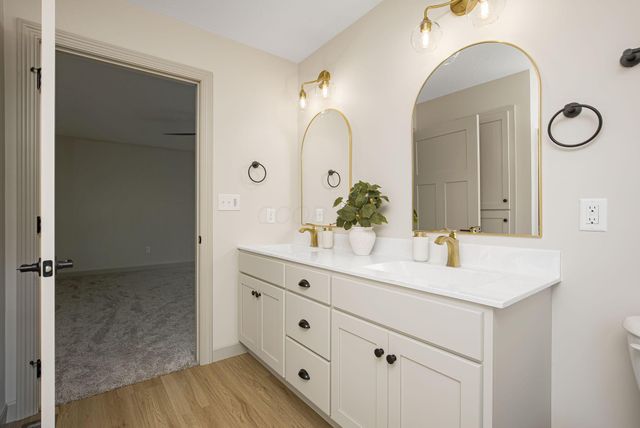 99 Rome Beauty Court, Howard, OH 43028