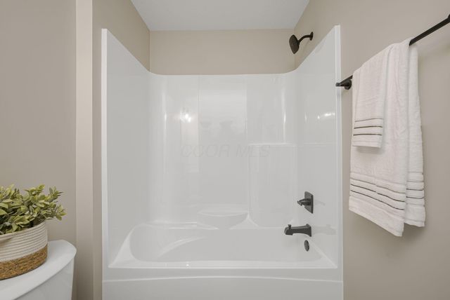 99 Rome Beauty Court, Howard, OH 43028