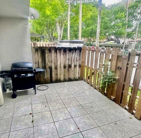 14172 SW 121st Pl 4, Miami, FL 33186