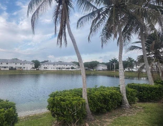 14172 SW 121st Pl 4, Miami, FL 33186
