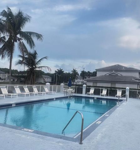 14172 SW 121st Pl 4, Miami, FL 33186