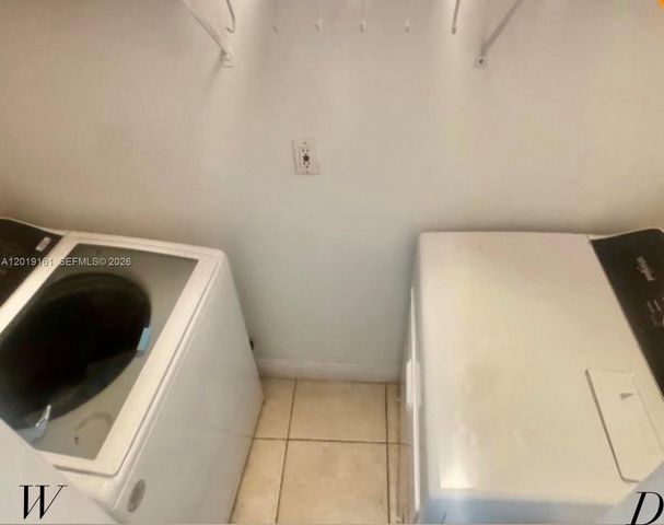 14172 SW 121st Pl 4, Miami, FL 33186