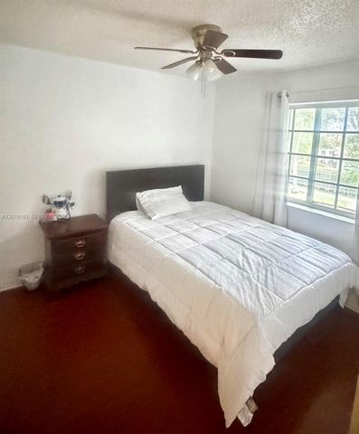 14172 SW 121st Pl 4, Miami, FL 33186