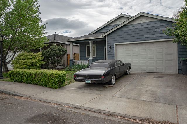 7411 Stonefield Drive, White City, OR 97503