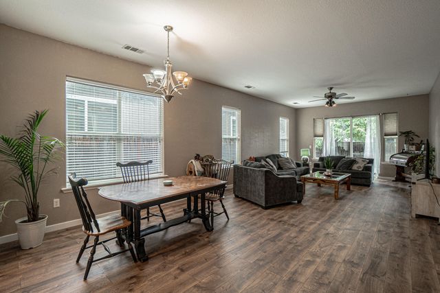 7411 Stonefield Drive, White City, OR 97503