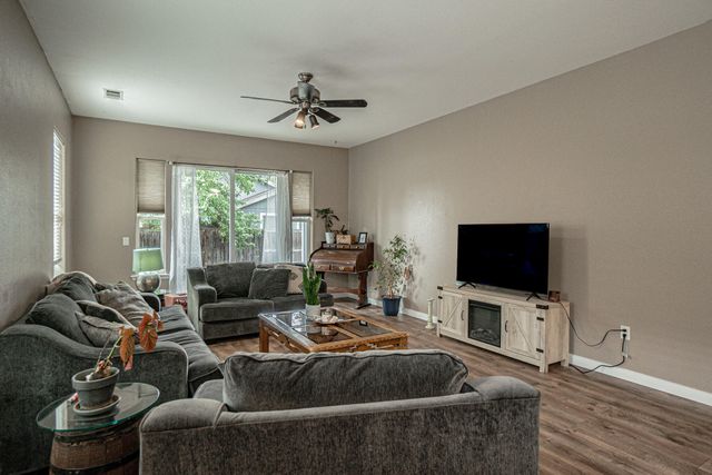 7411 Stonefield Drive, White City, OR 97503