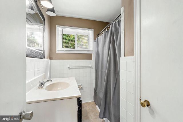 3773 BRIDGEWATER RD, Brookhaven, PA 19015