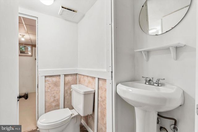 3773 BRIDGEWATER RD, Brookhaven, PA 19015