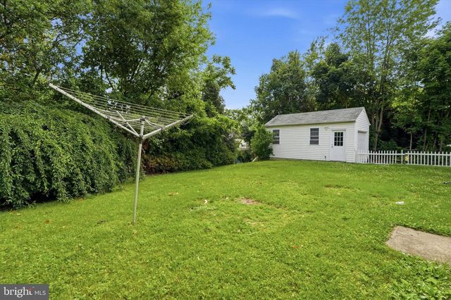 3773 BRIDGEWATER RD, Brookhaven, PA 19015