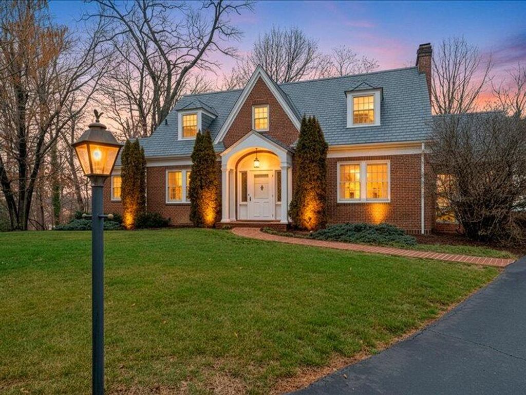 3515 Windsor Oaks CIR, Roanoke, VA 24018