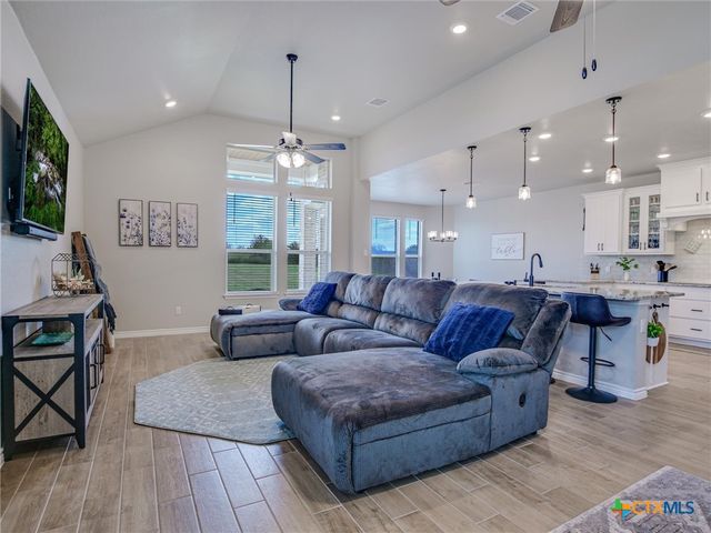 1701 Meadow Crest Drive, Salado, TX 76571