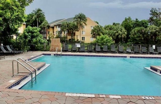 4045 W Mcnab Road 102, Pompano Beach, FL 33069