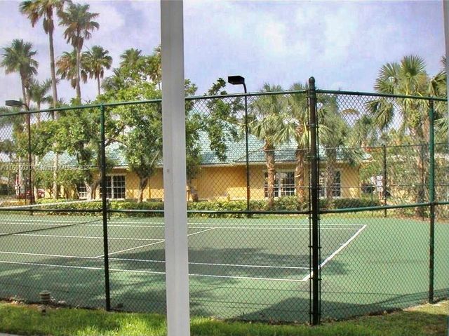 4045 W Mcnab Road 102, Pompano Beach, FL 33069