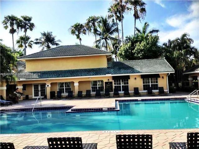 4045 W Mcnab Road 102, Pompano Beach, FL 33069