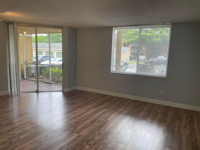 4045 W Mcnab Road 102, Pompano Beach, FL 33069