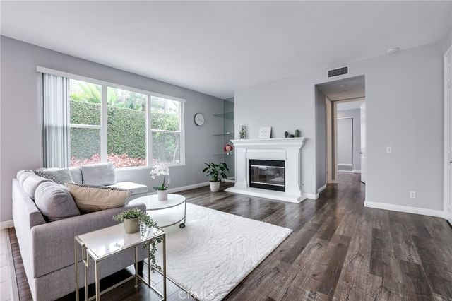 6885 Cambria Cove, Huntington Beach, CA 92648