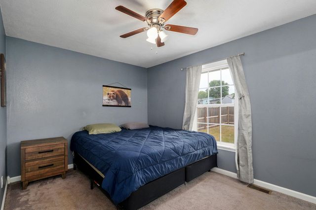 1422 W Commercial Street, Buffalo, MO 65622