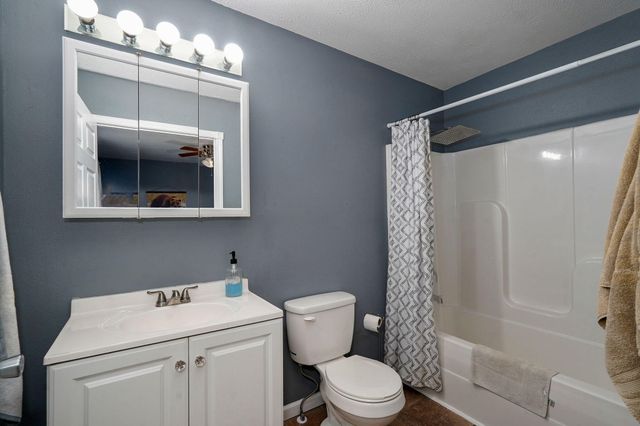 1422 W Commercial Street, Buffalo, MO 65622