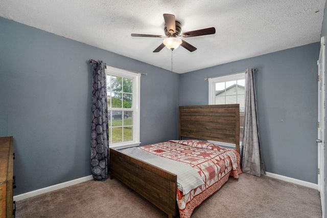 1422 W Commercial Street, Buffalo, MO 65622