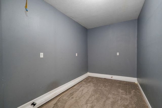 1422 W Commercial Street, Buffalo, MO 65622