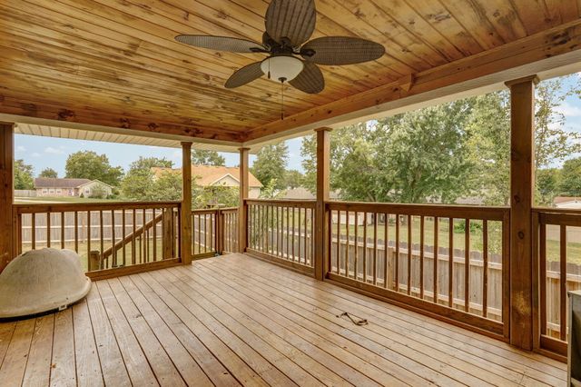 1422 W Commercial Street, Buffalo, MO 65622