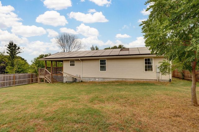 1422 W Commercial Street, Buffalo, MO 65622