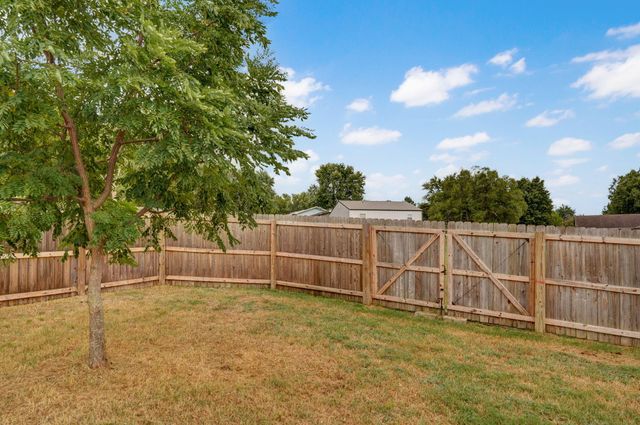 1422 W Commercial Street, Buffalo, MO 65622