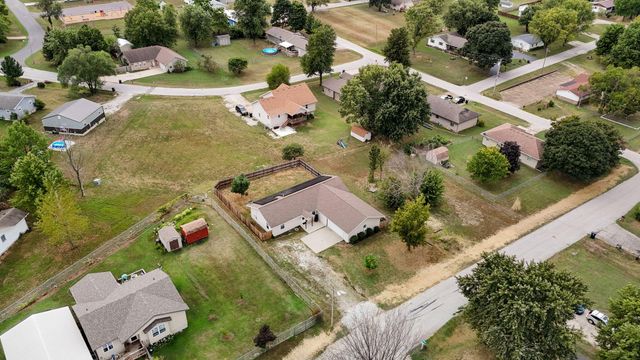 1422 W Commercial Street, Buffalo, MO 65622