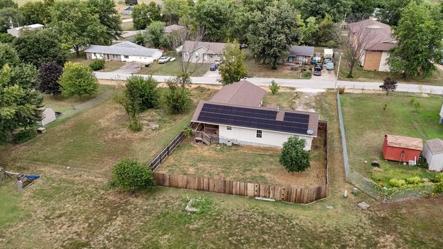 1422 W Commercial Street, Buffalo, MO 65622