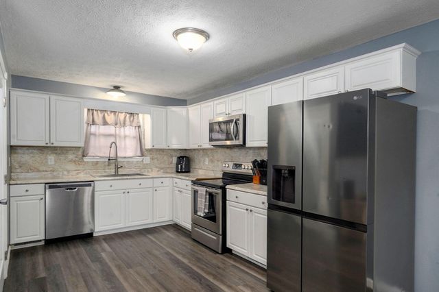 1422 W Commercial Street, Buffalo, MO 65622