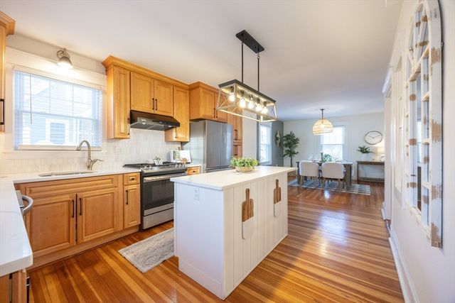 42 York St, Andover, MA 01810