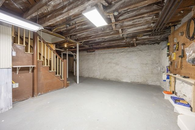 42 York St, Andover, MA 01810