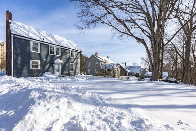 42 York St, Andover, MA 01810