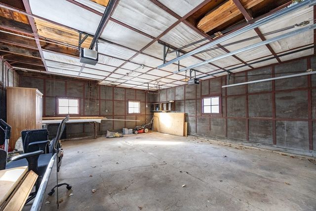 42 York St, Andover, MA 01810